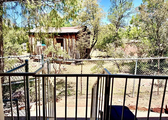 Upgraded, Stylish & Comfy 1 Bedroom/1 Bath Holiday home *