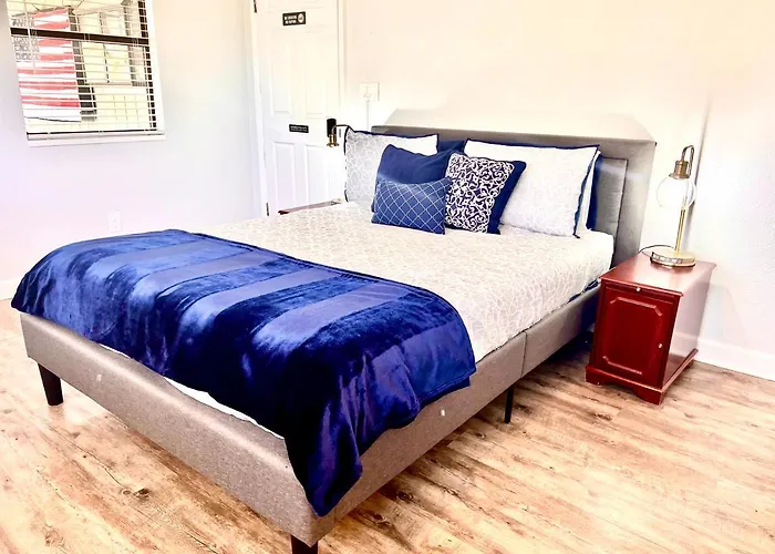 Holiday home Upgraded, Stylish & Comfy 1 Bedroom/1 Bath